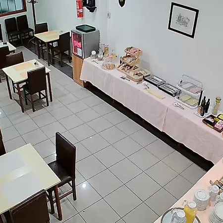 فندق Madrid بونتيفيذرا