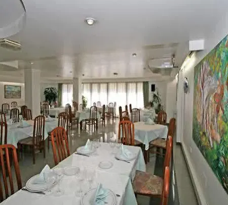 马德里酒店 酒店